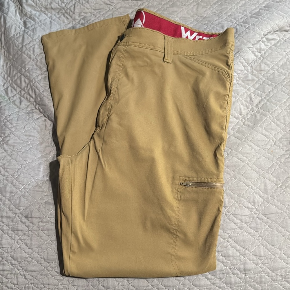 Wrangler Men’s Outdoor Cargo Pant with UPF 50+ Protection